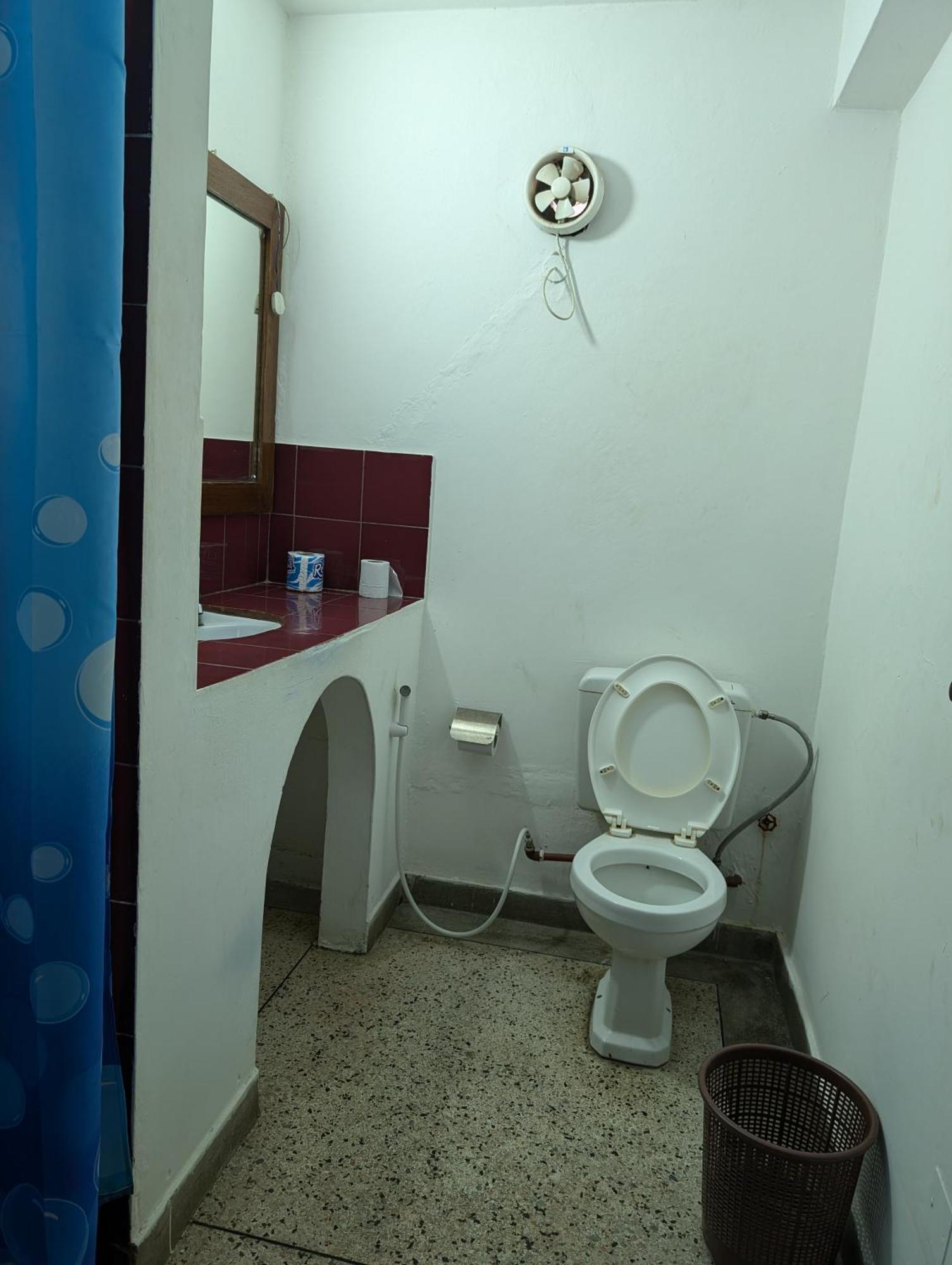 Panzió Q-bar & Dár Al-Szalám